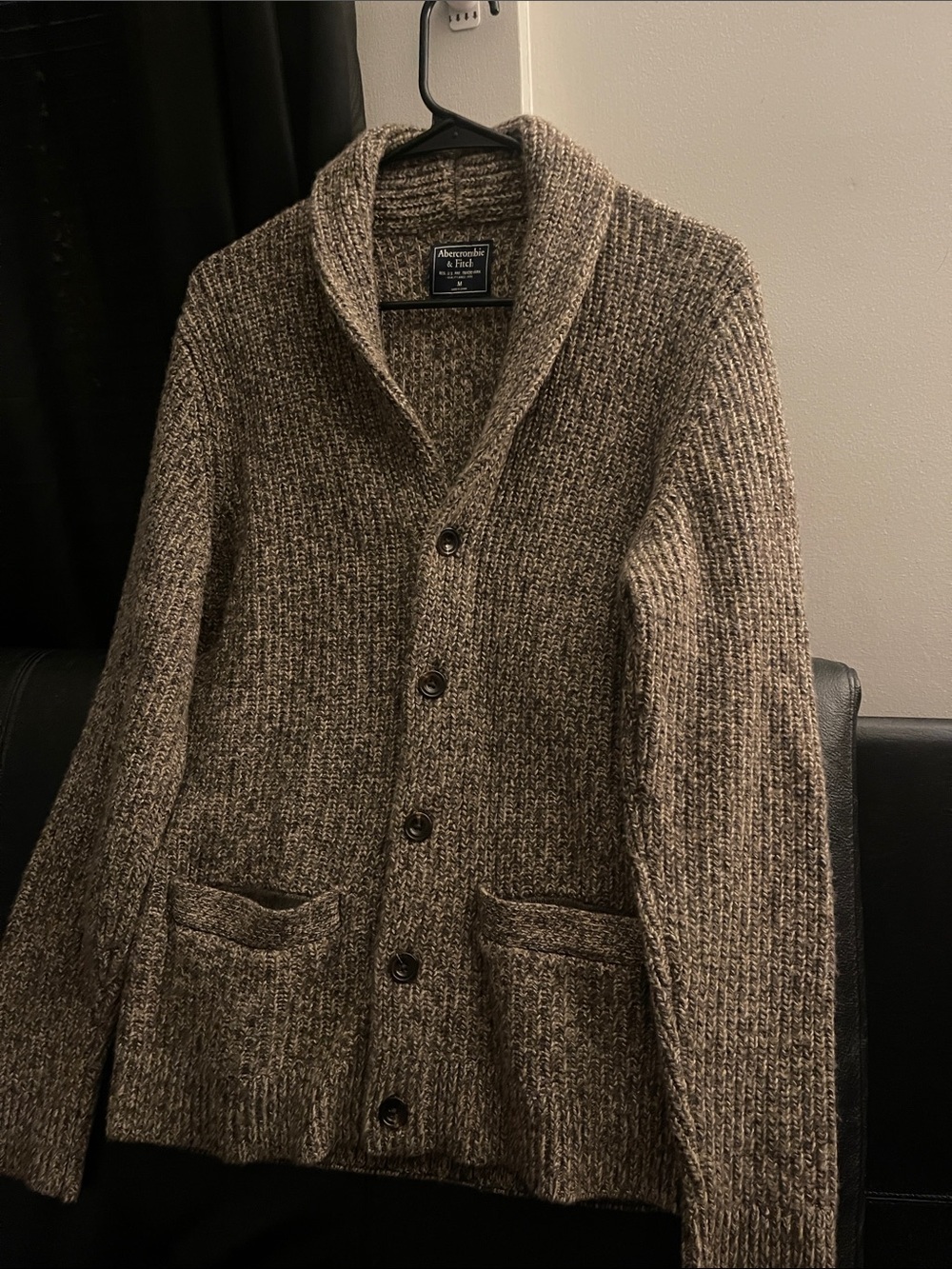 ABERCROMBIE & FITCH MEN’SBROWN SHAWL SWEATER SIZE MEDIUM NWOT